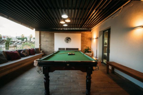 ROOF TOP With a hot tub , Beach area